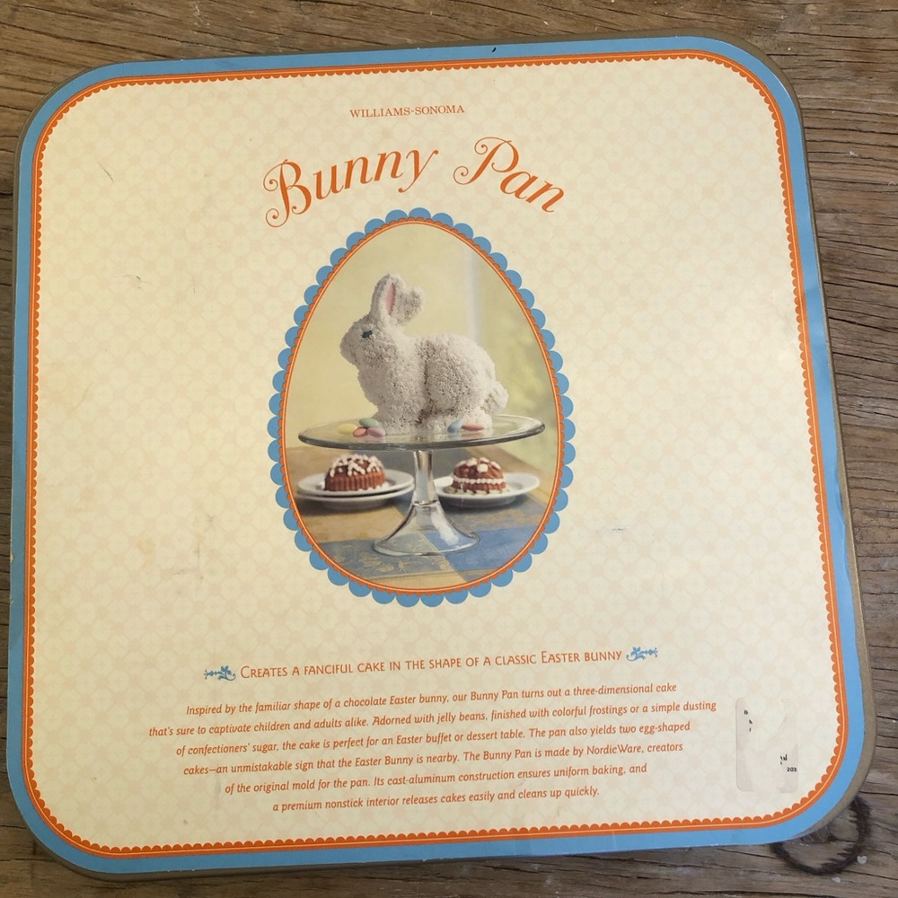 Williams-Sonoma Bunny Pan
